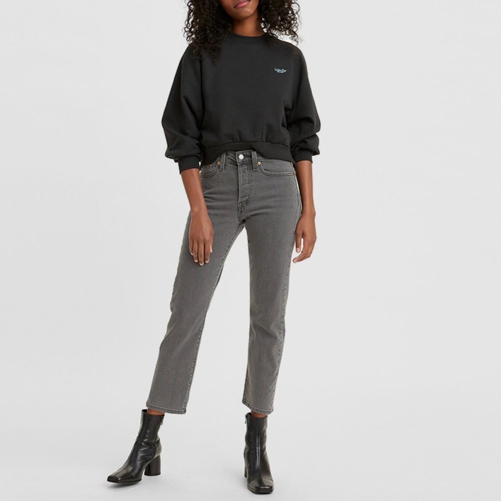 Levi’s Wedgie Straight gray denim jeans women’s size 26 x 28